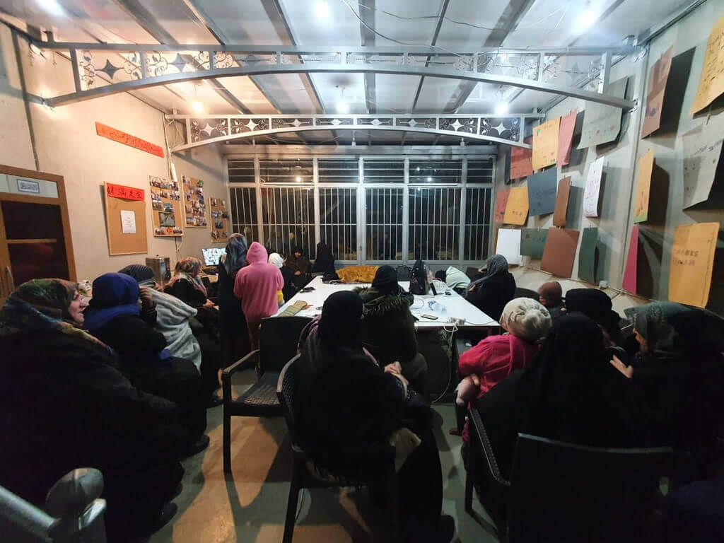 ▲土耳其雷伊漢勒市斷水斷電 台灣中心成災民庇護所2023/2/8 13:48（2/8 14:37 更新）離土耳其強震震央不到200公里的雷伊漢勒市面臨幾乎斷水斷電的窘境，災民湧入台灣中心求助，中心提供熱食及手機充電的電力。（圖／中央社）