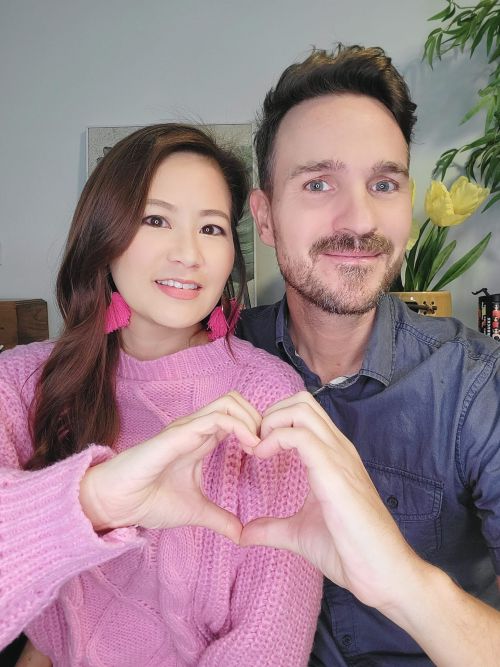▲欣西亞（左）和老公決定修復婚姻，也開始著手重建關係，但狀況沒有比較好。（圖／欣西亞和Shane任翔臉書）