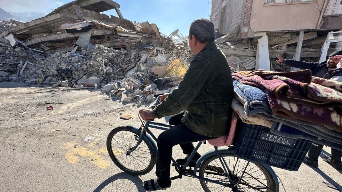 ▲強震已在土耳其與敘利亞造成至少1.2萬人死亡，經濟損失暫時難以估算。（圖／美聯社／達志影像）