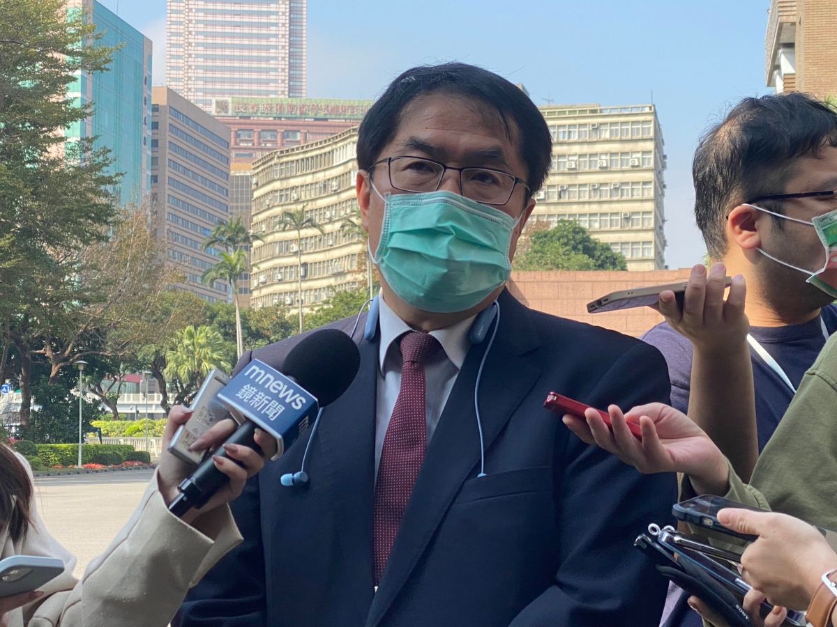 ▲黃偉哲今日親自出席行政院會，受訪時提及在會中主要向中央爭取市場、商圈的後疫情振興方案。（圖／記者陳威叡攝，2023.02.09）