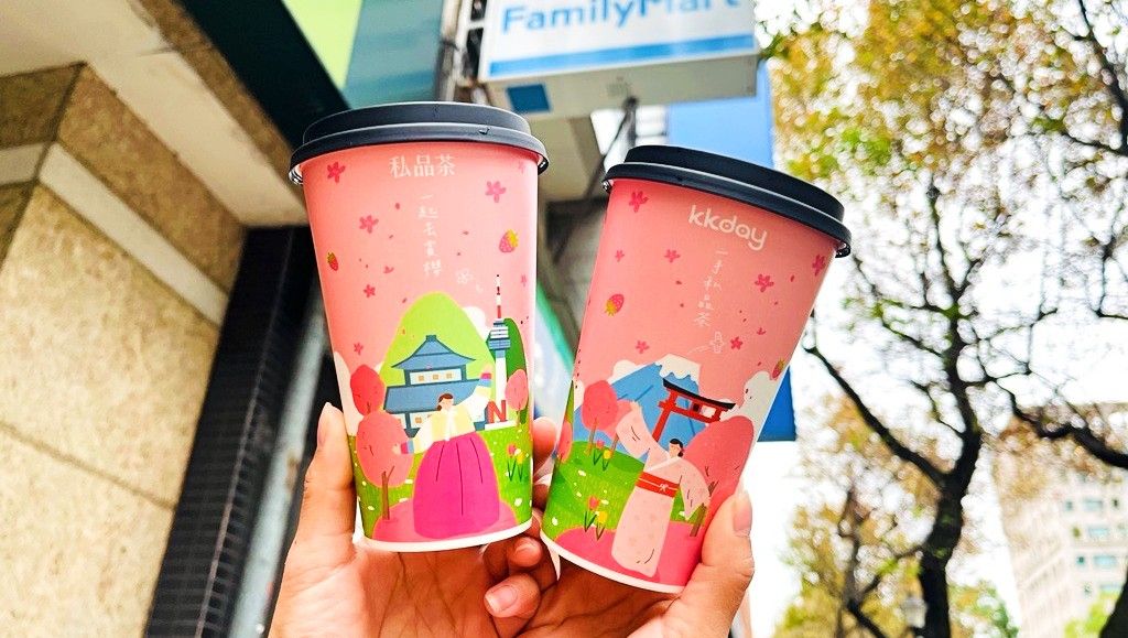 ▲全家推出期間限定的櫻花杯，明起連續三天特濃拿鐵買1送1；7-11門市也祭出美式、紅茶拿鐵買1送1。（圖／業者提供）