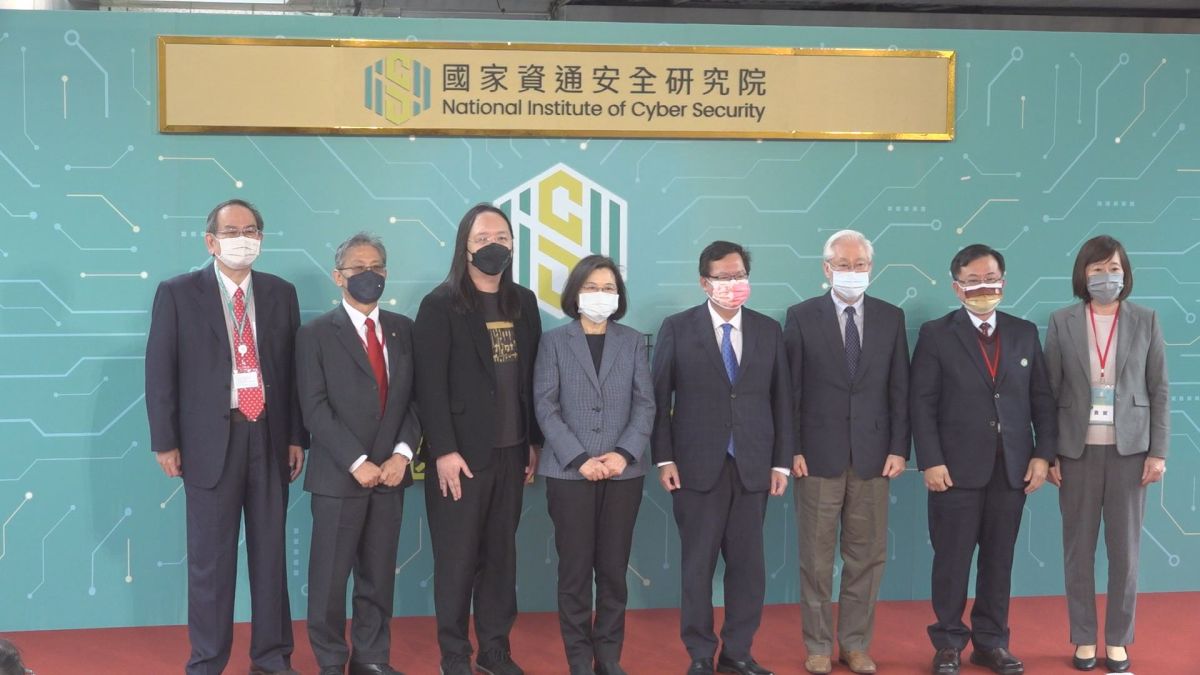 ▲今（10）日國家資通安全研究院正式揭牌，行政院副院長鄭文燦、政務委員兼國家科學及技術委員會主任委員吳政忠、數位發展部長暨國家資通安全研究院董事長唐鳳、國家通訊傳播委員會主任委員陳耀祥、國家發展委員會副主任委員高仙桂皆出席。（圖／記者嚴俊強攝，2023.02.10）
