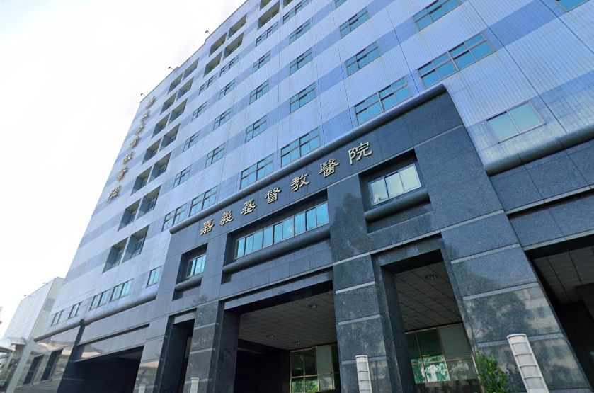 快訊／嘉義某大學大一生墜樓腦出血昏迷 醫院搶救中