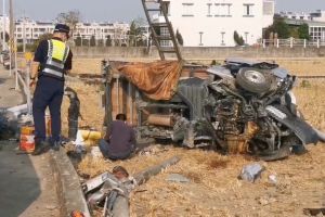 嘉義死亡車禍！小六童騎車雙載遭貨車高速猛撞　送醫不治
