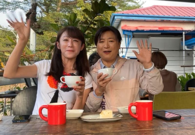 ▲掃完甜點，許淑華又指名喝了麻薏牛奶，這才顯得心滿意足。（圖／翻攝蔡培慧臉書，2023.02.10）