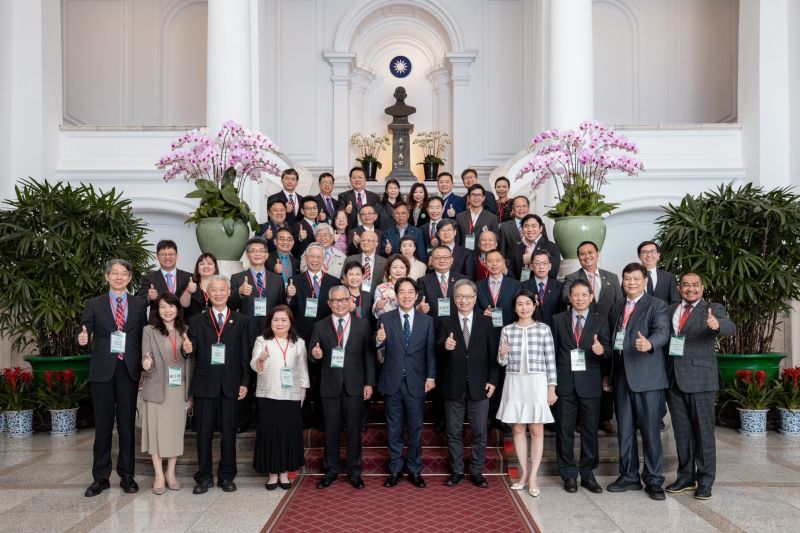 ▲賴清德接見藥師公會全國聯合會暨亞洲藥學會成員。（圖／總統府提供）
