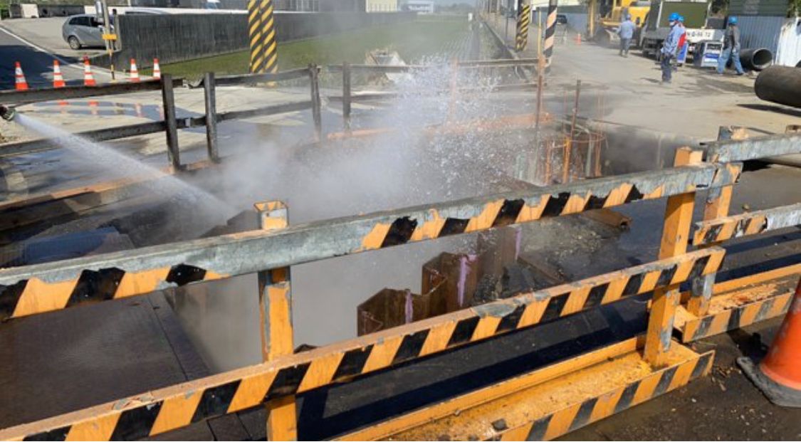 ▲雲林斗南火警！中油天然氣管線疑遭挖破引發火勢。（圖／翻攝畫面）