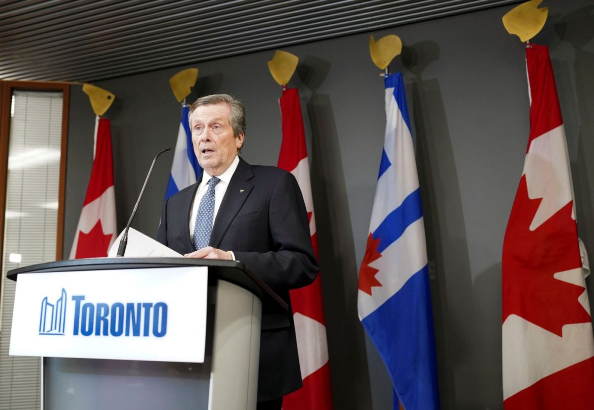 ▲68歲的多倫多市長莊德利（John Tory）與31歲顧問發生婚外情，他坦承出軌，向各界致歉並請辭。（圖／美聯社／達志影像）