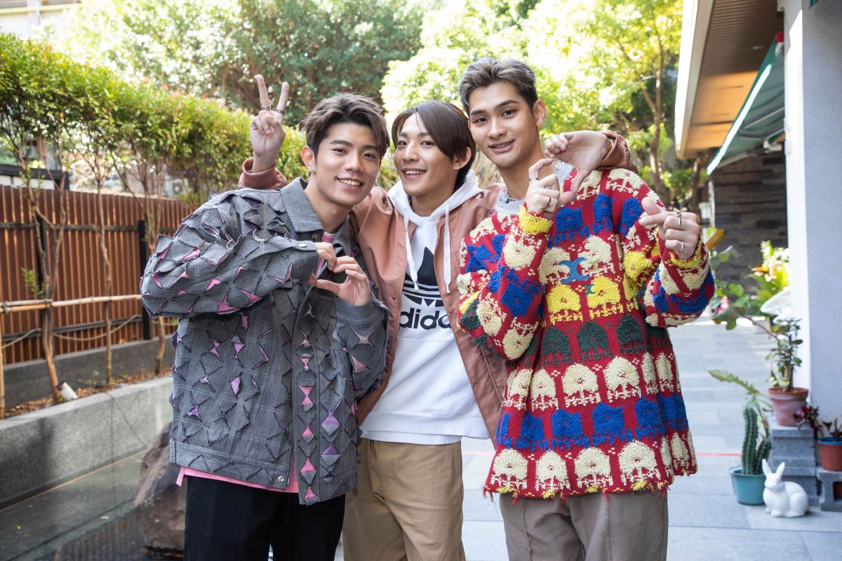 ▲「FEniX」成員陳峻廷（左一）、夏浦洋（右一）與「‎Ozone」成員林煥鈞是許多人心目中的白馬王子。（圖／LiTV、凱渥提供）