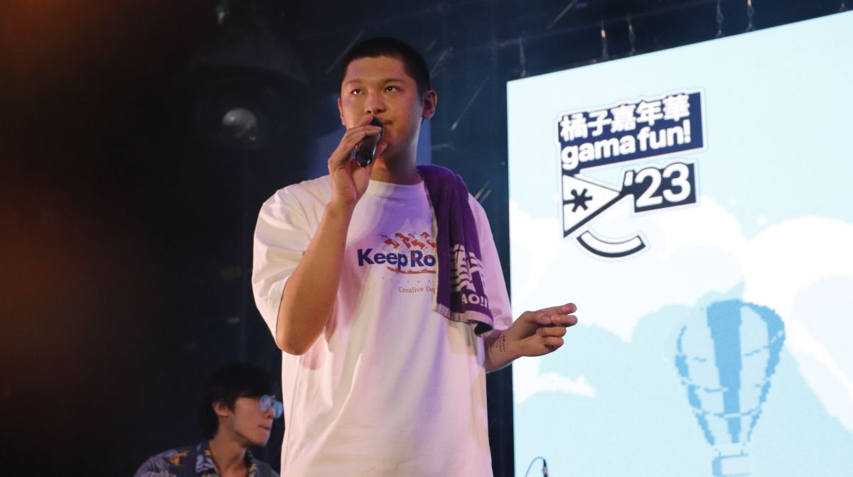 ▲金曲歌王「Leo王」今（12）日晚上在橘子嘉年華壓軸登場演唱，一連帶來多首歌曲將現場情緒推至最高點。（圖／記者張志浩攝）