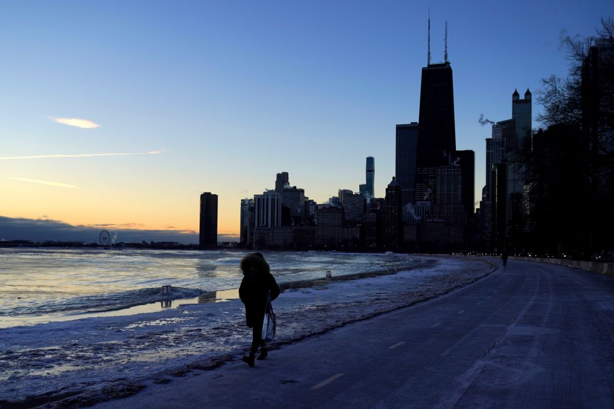 ▲美國聯邦航空總署以國家安全遭到新的潛在威脅為由，對密西根湖上空宣布「臨時飛航限制」。（圖／美聯社／達志影像）