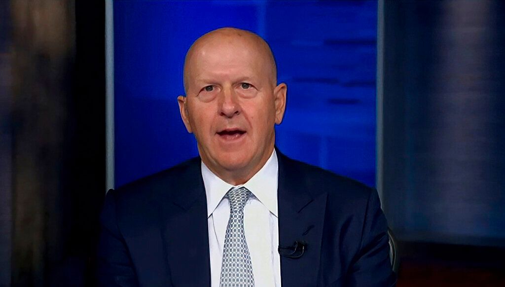 ▲高盛集團執行長蘇德巍表示，去年第2季就出現不利因素，他該更早開始裁員。（圖／美聯社／達志影像）