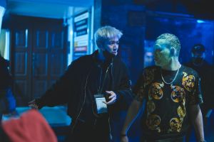 ▲柯震東(左)首執導筒找來好友春風客串演出,讚他很有「電影感」。(圖/禾豐九路提供) ▲柯震東(左)首執導筒找來好友春風客串演出,讚他很有「電影感」。(圖/禾豐九路提供)