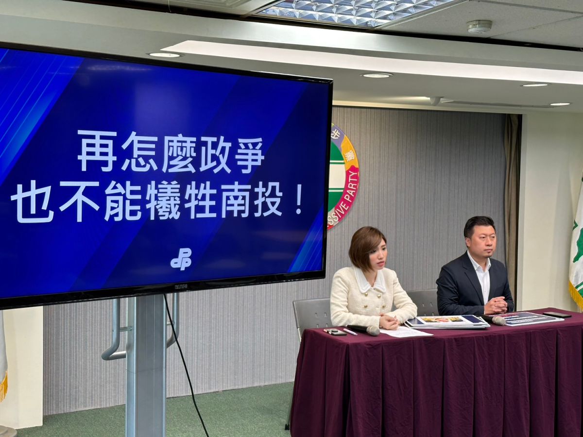 ▲民進黨砲轟國民黨立委候選人林明溱，昔擺爛南投縣的垃圾問題，就連最基本的學校設施整修10、20萬元配合款都拿不出來。（圖／民進黨提供）