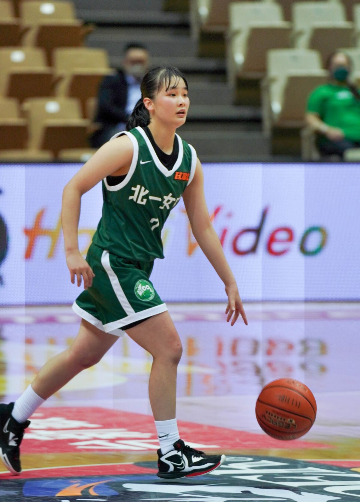 ▲鍾欣旂「大三元」含37.8秒內連3外線單節18分率北一落後27分跨節40：13追平OT逆襲南山。官方提供