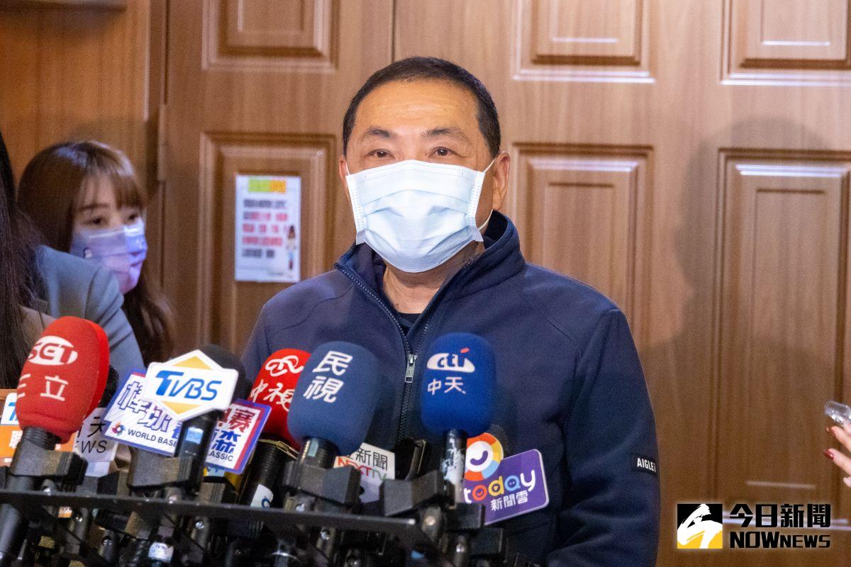 ▲侯友宜出席市警局治安會報，受訪對於蔣根煌、李永萍近日評論該勸進、讓藍營內最強的人參選表示感謝大家關心。（圖 ／記者吳嘉億攝，2023.02.14）