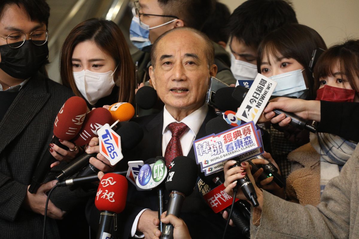 ▲郭台銘今下午前往宏國大樓拜會王金平，會後王金平受訪透露郭台銘表達盼重返國民黨，並獲得黨提名。（圖／記者陳明中攝，2023.02.14）