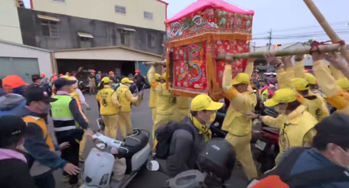 ▲國民黨立委傅崐萁夫婦直接被白沙屯媽祖閃過、顏寬恒二迎媽祖遭繞道，引發熱議。（圖／資料照片）