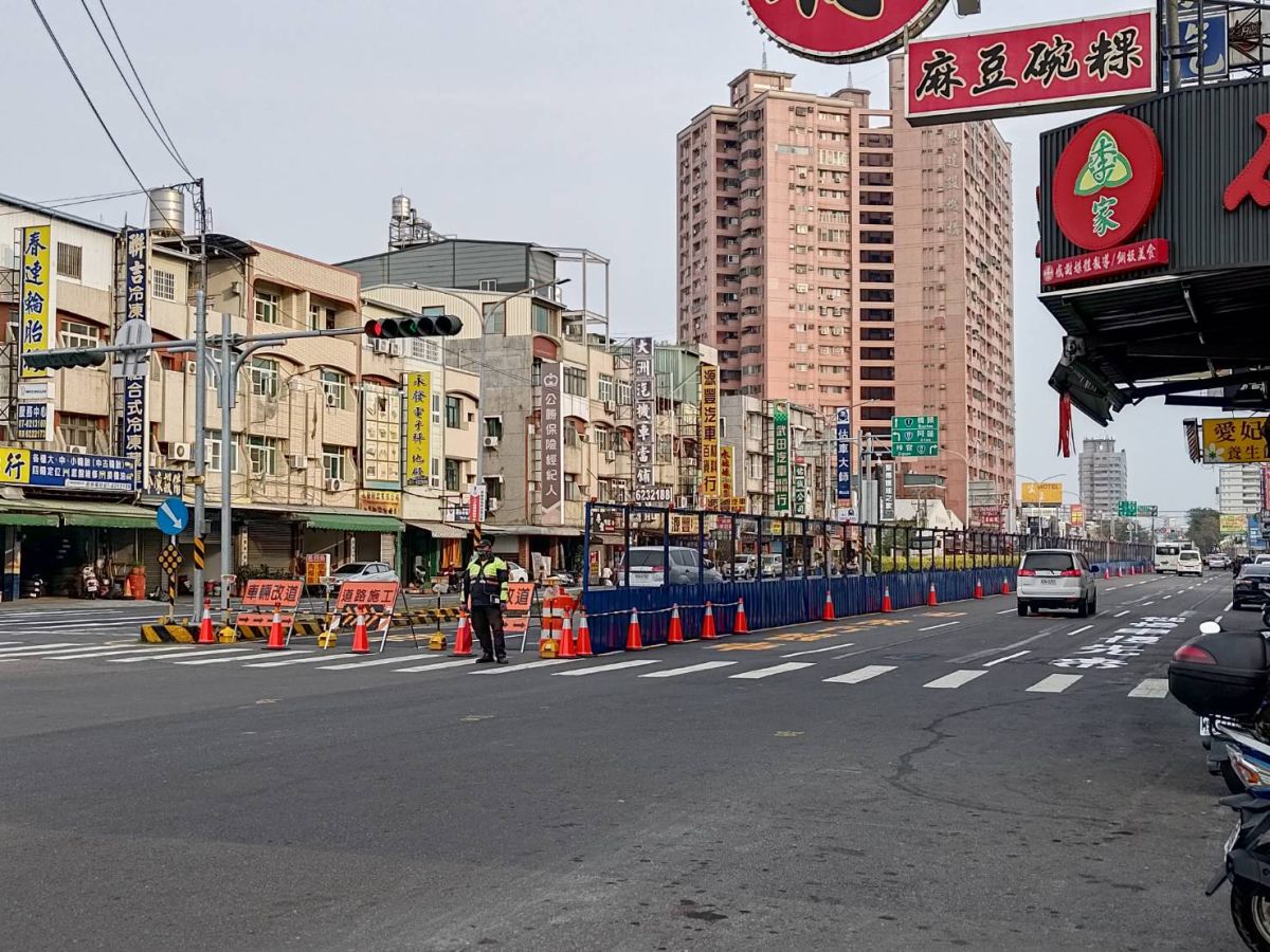 ▲高雄捷運岡山路竹第二階段工程交維施工，捷運局提醒用路人行駛該施工路段務必減速慢行。（圖／高市府捷運局提供）