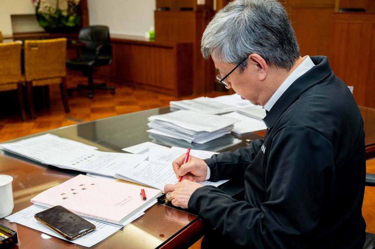 ▲立院新會期開議在即，陳建仁期盼朝野各方，都能以人民利益與福祉為目標，一起同心協力（圖／翻攝自陳建仁臉書）