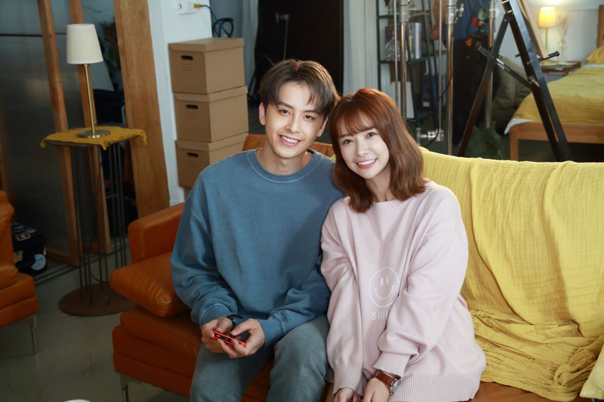 ▲田亞霍（左）的新歌〈被動學〉MV，邀來「樂天女孩」雅涵演出女主角。（圖／大鵬傳播提供）