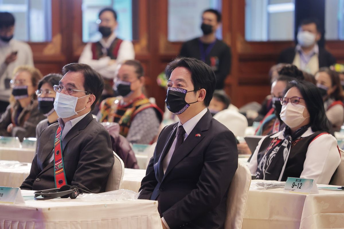 ▲賴清德出席原住民族語言復振頒獎典禮，原民會主委夷將·拔路兒在旁。（圖／總統府提供）