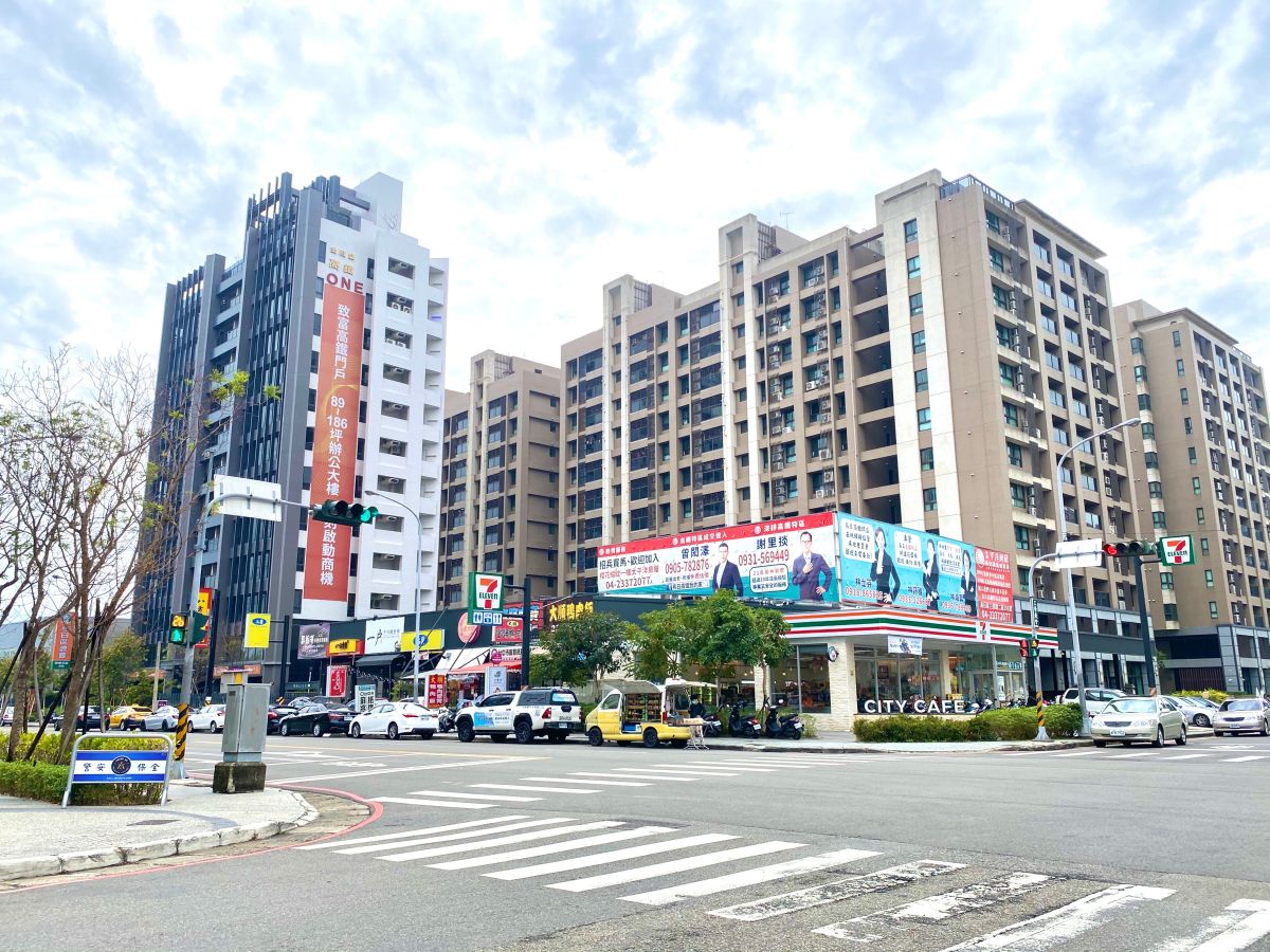 ▲台中烏日高鐵特區受惠大型百貨商場興建，成為房市矚目焦點。（圖／資料照片）