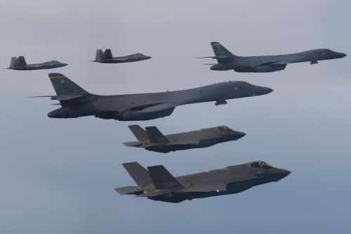 美韓聯合空中演習　出動130架軍機模擬全天作戰
