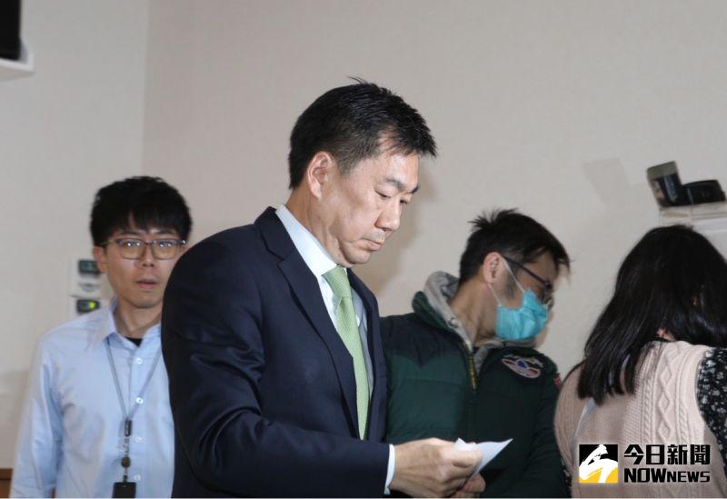 ▲陳宗彥出面回應召妓、喬事傳言，並表示自己從未被偵辦，相關爆料未經查證，他很痛心。（圖／記者陳明中攝，2023.02.17）