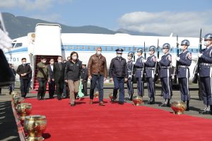▲蔡英文偕同巴拉圭總統阿布鐸視導花蓮空軍基地。（圖／總統府提供）