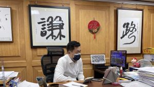 陳宗彥辦公室「謙」字爆紅　原來是台南意象書法大師作品
