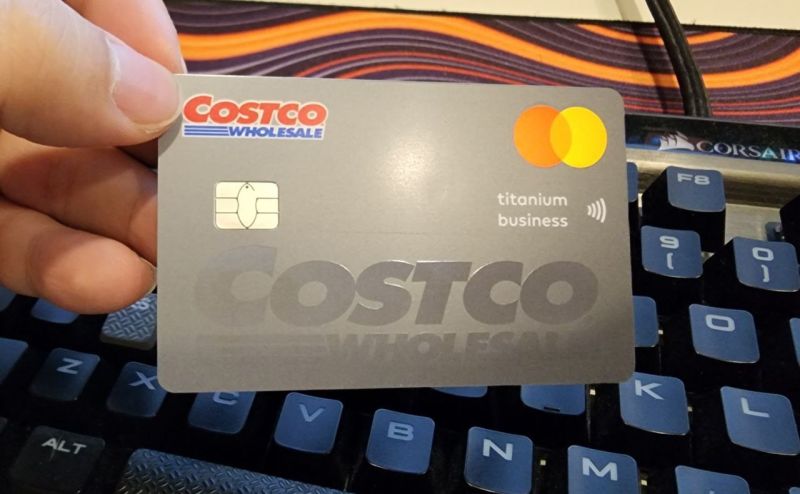 ▲知名美式賣場好市多（Costco）和國泰世華聯名卡結束10年的續約合作，許多會員也紛紛換到「富邦Costco聯名卡」。（圖／翻攝自臉書社團「Costco好市多 商品經驗老實說」）