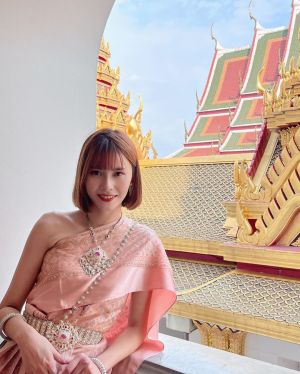 ▲李作珩在泰國體驗泰服，換上後一秒變成泰國公主。（圖／翻攝自李作珩IG）