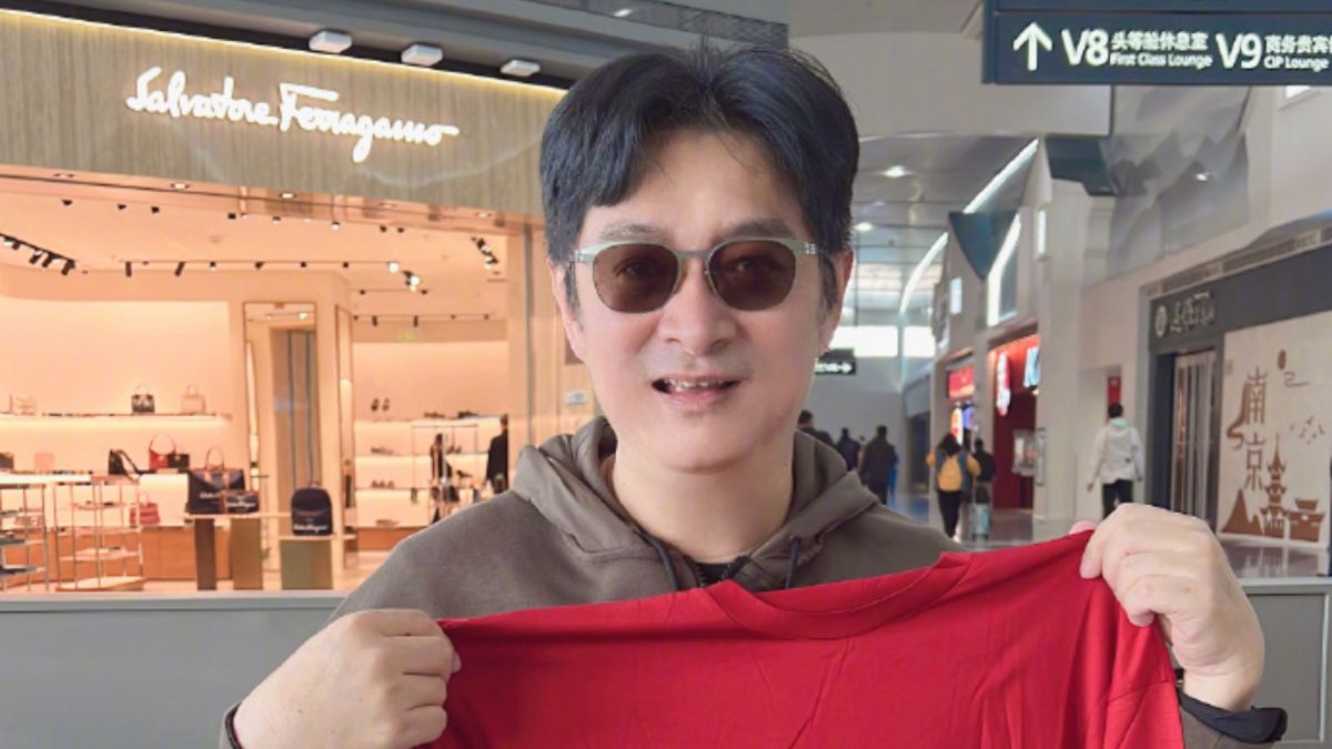 ▲黃安自剪掉長髮後越顯年輕，卻常常被傳出烏龍死訊。（圖／翻攝黃安微博）