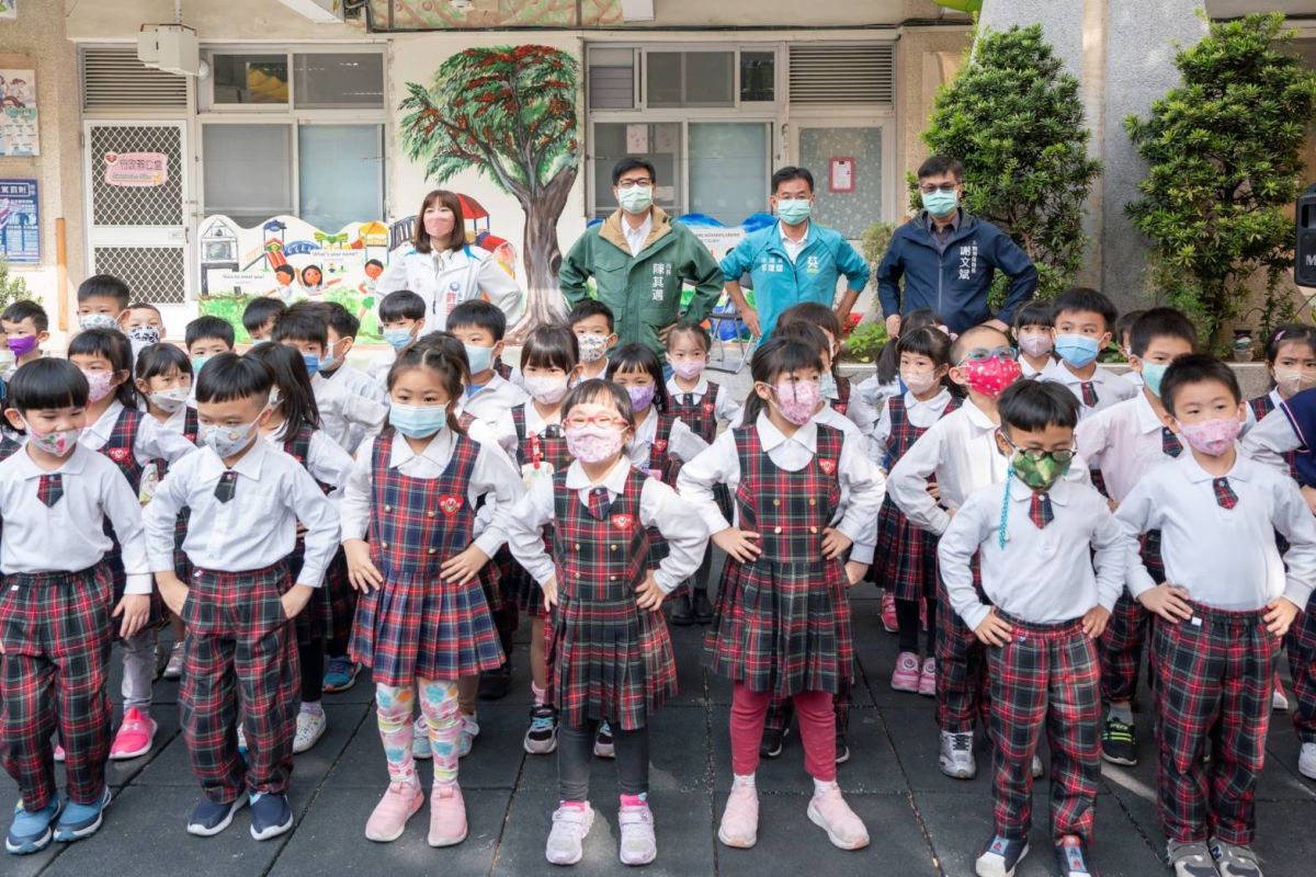 ▲市長陳其邁與小朋友一起開心帶動跳。（圖／高雄市政府提供）