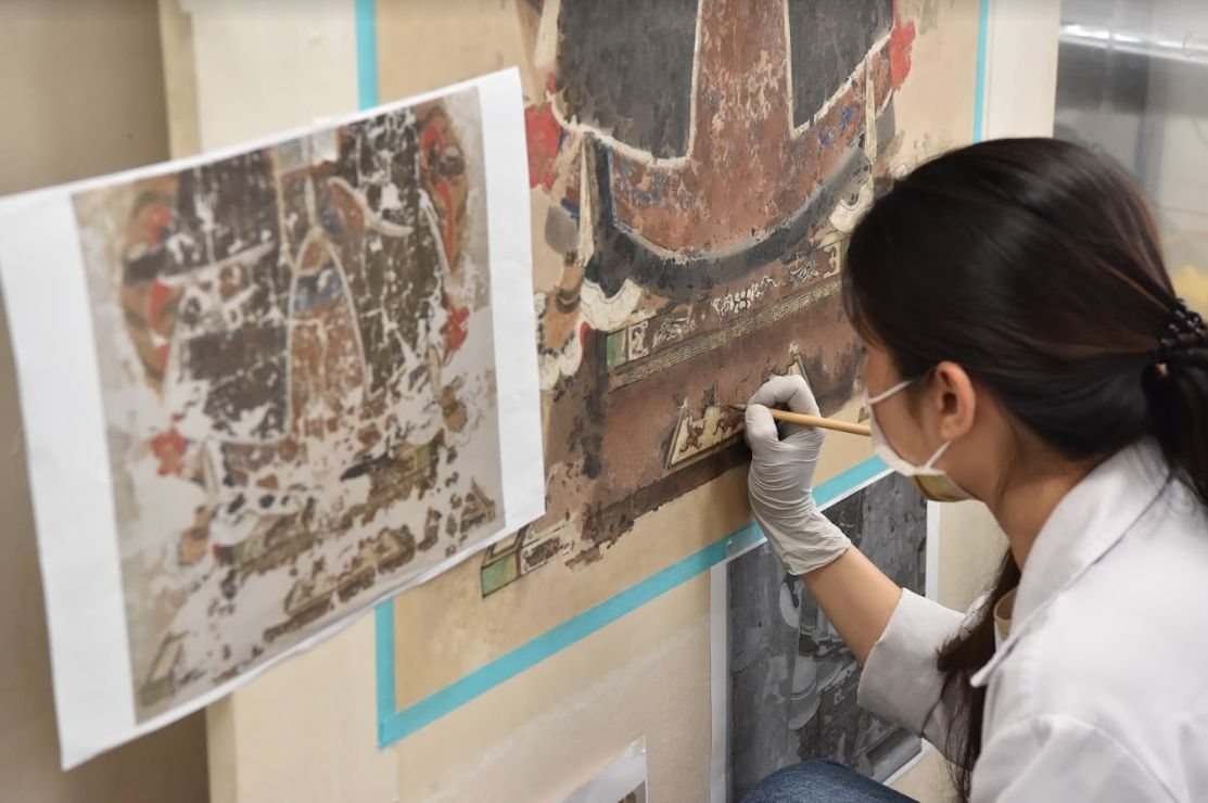 ▲堪稱是畫作「五星級健檢中心」的台師大文物保存維護研究發展中心，曾修復名畫家陳澄波、陳進、郭雪湖、林玉山等近千件重要作品。（圖／台師大提供）