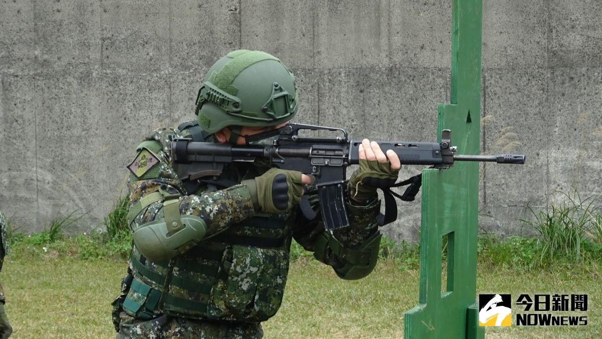 ▲台灣目前服義務役要當兵1年，妨害兵役（逃兵）最重可能面臨3年以下有期徒刑，但法院真實判決卻多是罰錢，引發判決輕、部分年輕人寧可逃兵疑慮。（示意圖／記者呂炯昌攝）