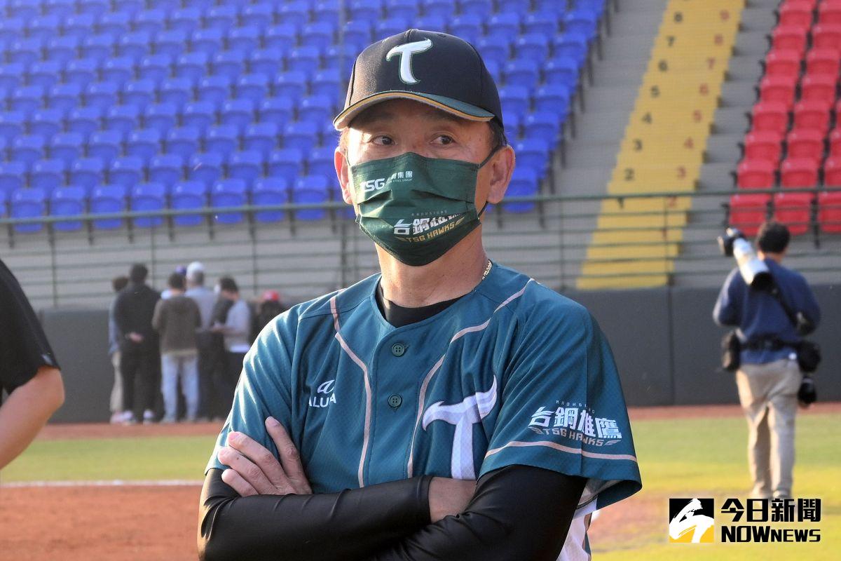 ▲台鋼雄鷹總教練洪一中。（圖／特約攝影林柏年）