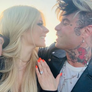 艾薇兒被爆分手未婚夫Mod Sun。(圖/翻攝艾薇兒IG) ▲艾薇兒被爆分手未婚夫Mod Sun。(圖/翻攝艾薇兒IG)