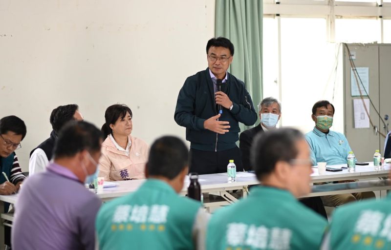 ▲陳吉仲到各鄉鎮舉辦農業座談會，藍營懷疑動機是「老師在輔選學生」。（圖／翻攝蔡培慧臉書，2023.02.22）