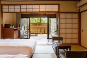 ▲「Hakone Kowakien Mikawaya Ryokan」是一間創立於1884 年的日式溫泉旅館，位於「神奈川縣」的箱根山的半山腰。