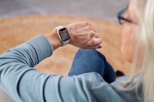 ▲使用者可以在 Apple Watch 上啟用高心率和低心率通知。(圖／官方提供)