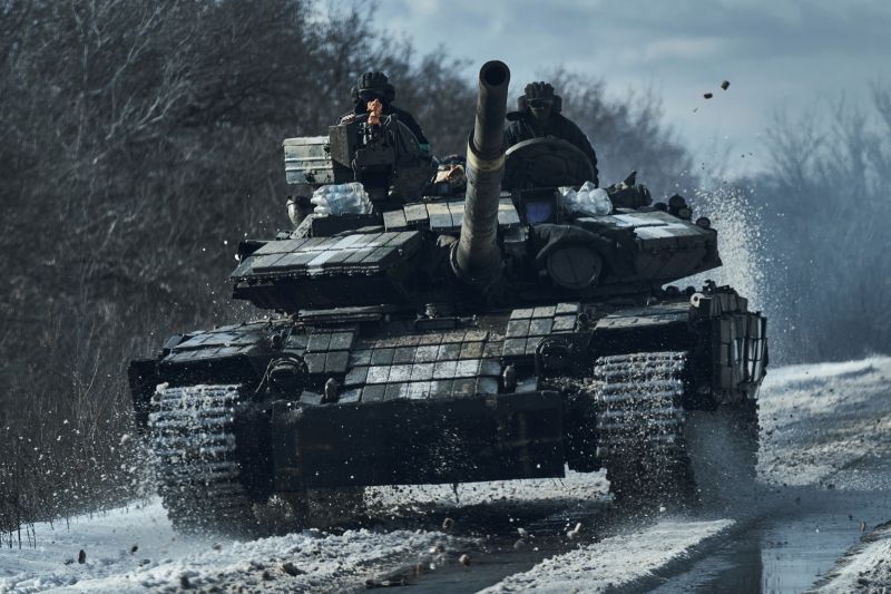 ▲在過去一年，烏克蘭面對俄羅斯入侵，展現其保家衛國的韌性，如何在看似沒有贏面的情況下堅持至今。（圖／美聯社／達志影像）