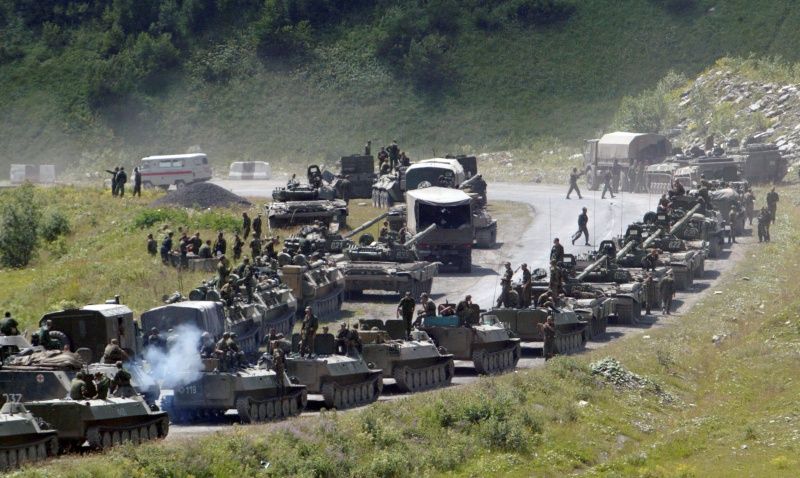 ▲2008年，俄羅斯軍隊及戰車前往南奧賽提亞與阿布哈茲。（圖／美聯社／達志影像）