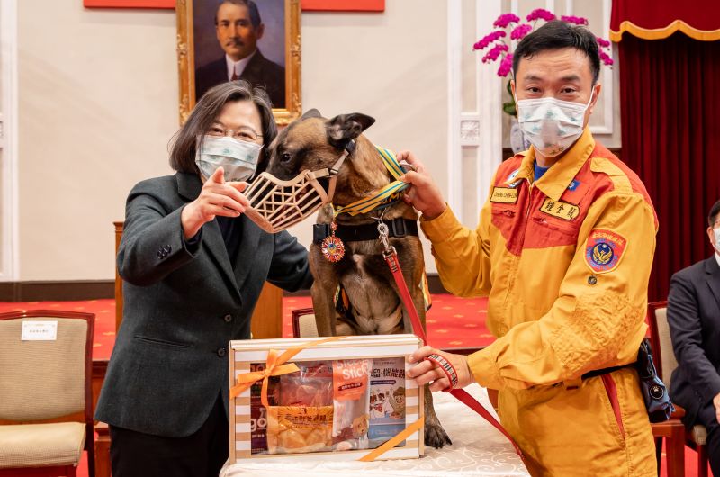 ▲蔡英文接見返國的土耳其震災臺灣國際搜救隊。（圖／總統府提供）