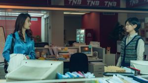 ▲林心如(左)、江宜蓉在《模仿犯》是電視台同事。(圖/Netflix提供) ▲林心如(左)、江宜蓉在《模仿犯》是電視台同事。(圖/Netflix提供)