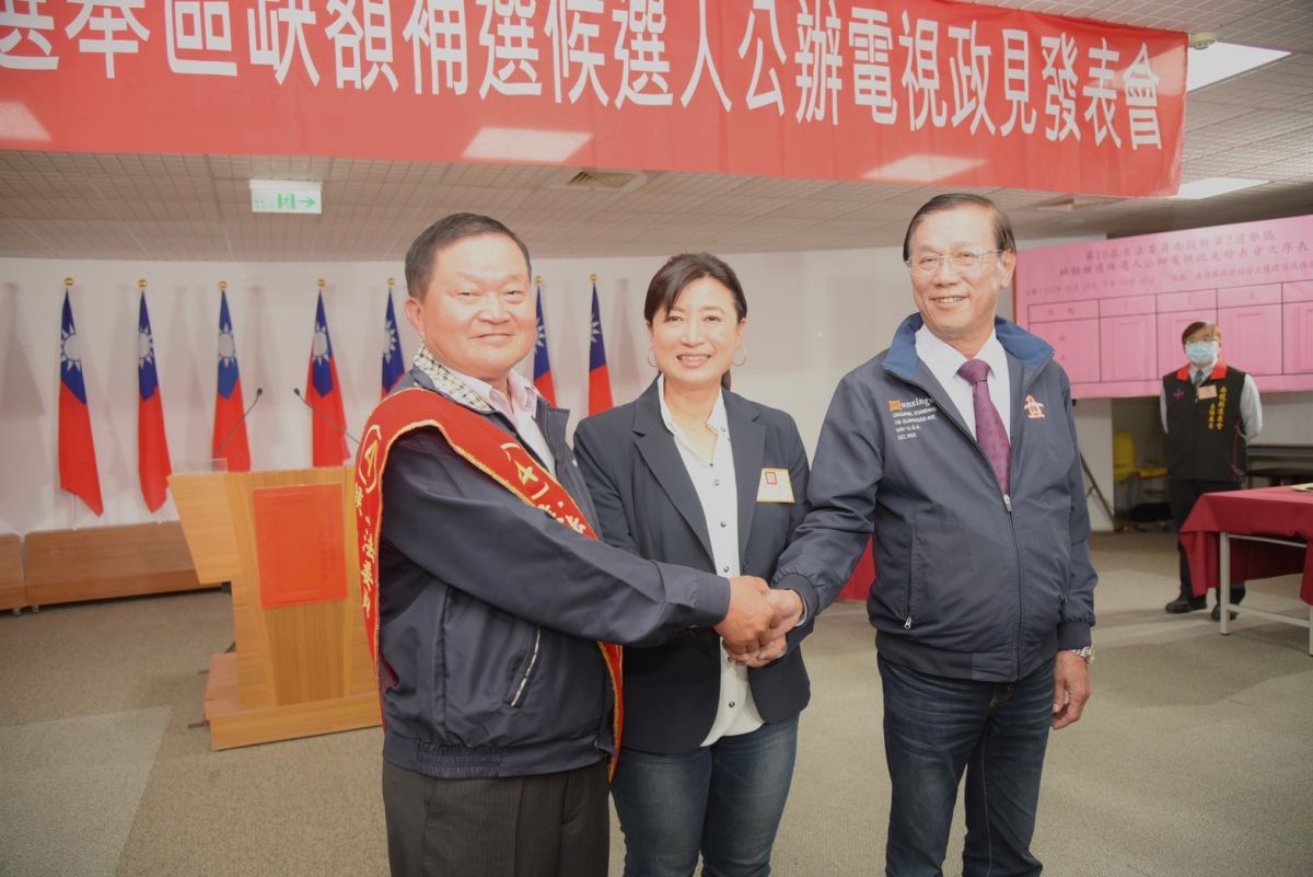 ▲南投縣立委補選唯一的公辦政見會，4位候選人有3人到場。（圖／南投縣選委會提供，2023.02.23）