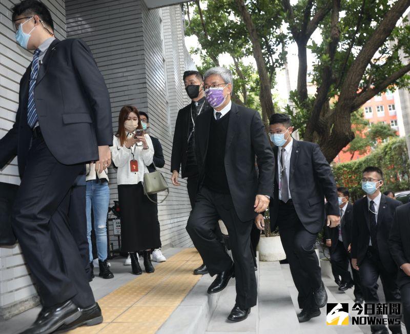 ▲陳建仁赴立法院施政報告與備詢,並在進入議場前受訪。(圖/記者陳明中攝,2023.02.24)