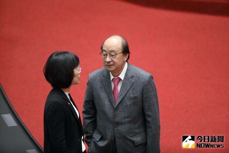 ▲邱琦雯是民進黨立法院黨團總召柯建銘(右)無緣媳婦。(圖/記者陳明中攝)