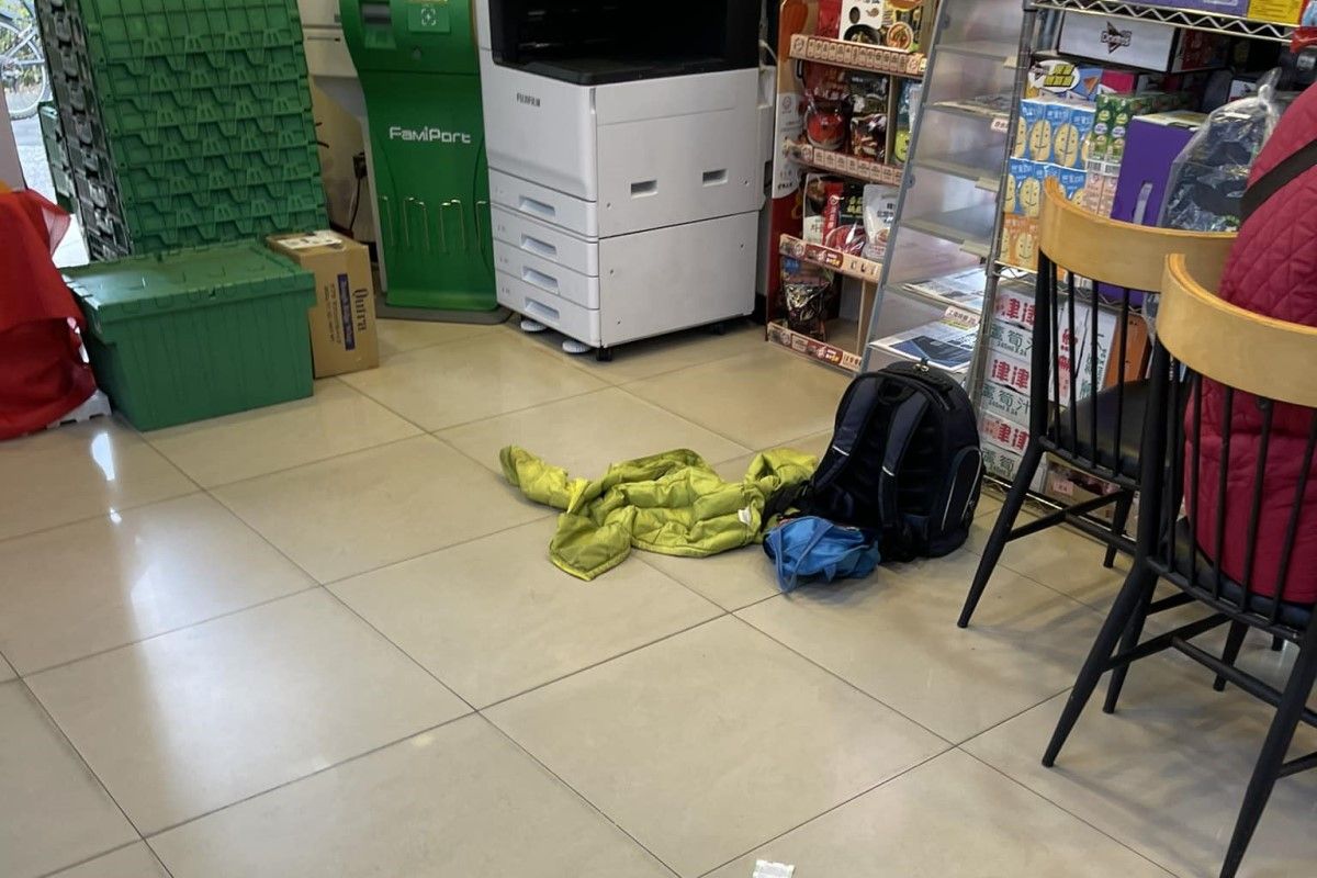 ▲原PO在全家便利超商看見三名行為脫序的小學生。（圖／臉書社團《爆廢公社》）